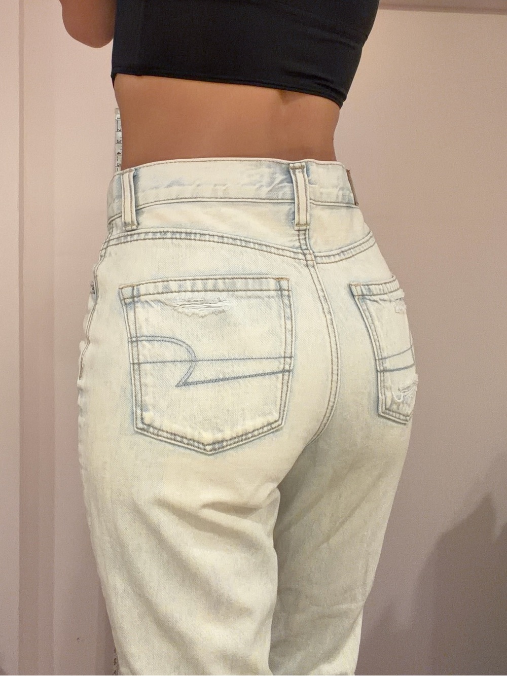 American Eagle High-Rise Light Wash Women's Jeans